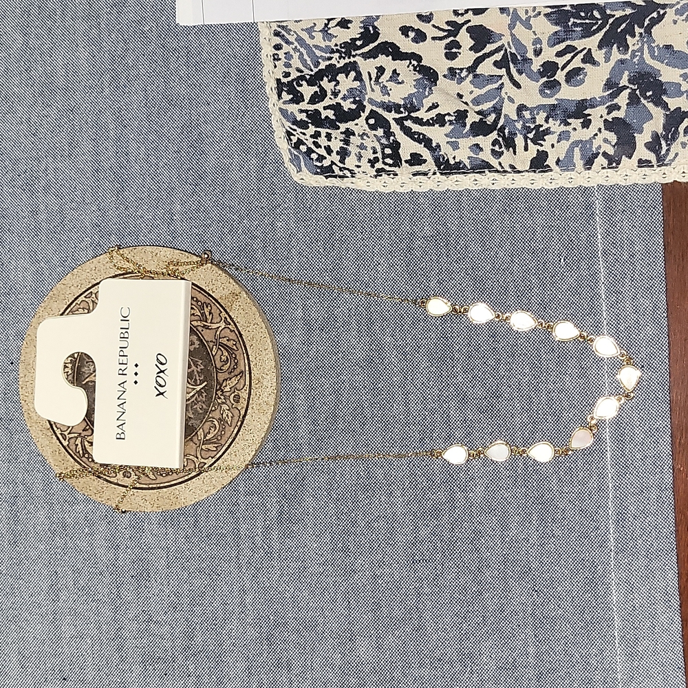 Banana Republic Mother of Pearl Necklace